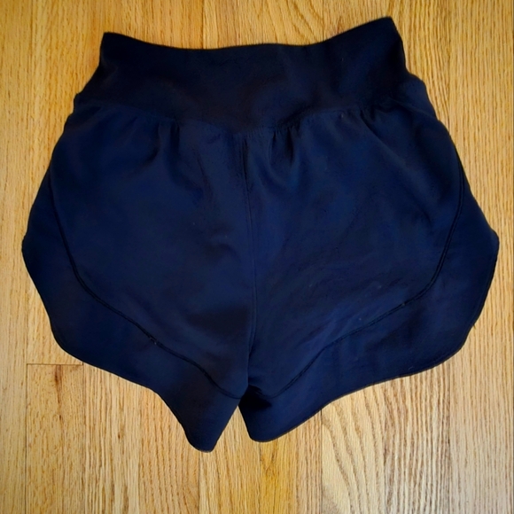 Size XS flowy black shorts - Picture 2 of 2